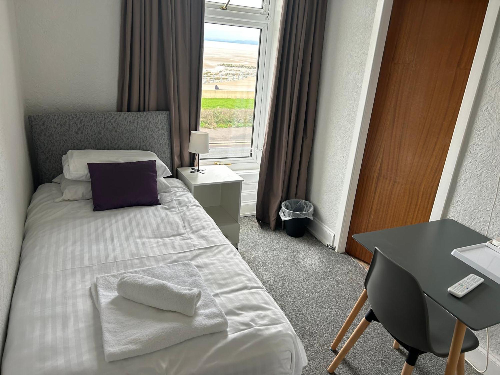 The Clifton Seafront Hotel Morecambe Extérieur photo