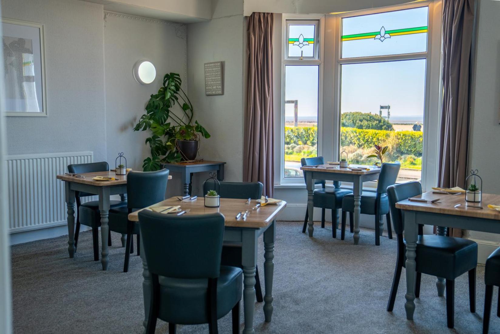 The Clifton Seafront Hotel Morecambe Extérieur photo